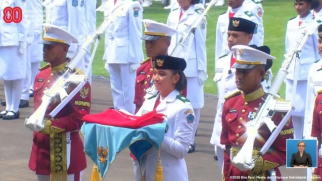 Bianca Alessia Christabella Lantang terpilih sebagai pembawa Baki Paskibra Nasional 2025. [Instagram]